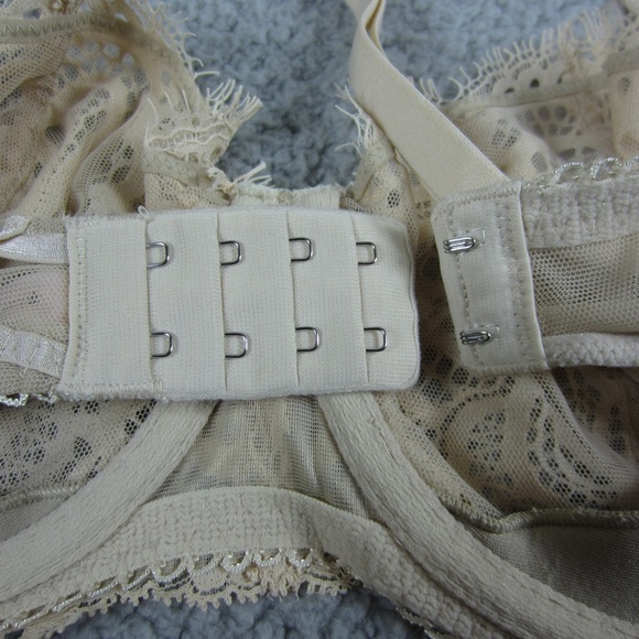 Victoria's Secret Bras  size 32DDD Dream Angles Push-up unlined lace underwire - Picture 3 of 16